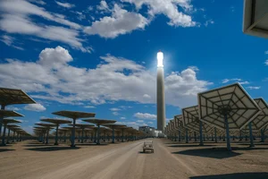 Harnessing the Sun: China's Massive Solar Power Project in the Gobi Desert - image 1