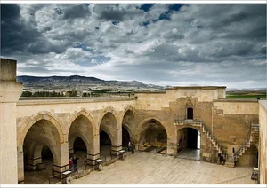 Explore the 500-Year-Old Desert Caravanserais of the Ancient Silk Road: A Journey Through Persian Architecture and History - image 1