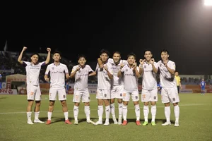 Tien Linh Shines as Match-Winner Against Tam Ky Stadium Hosts - image 3