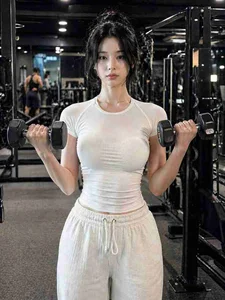 Chic and Glamorous Fashion Gallery: High-End Lifestyle and Luxury Outfits - image 2