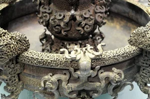 Uncovering the Mystery: 2,500-Year-Old Tomb Containing Impossible Ancient Technology - image 2