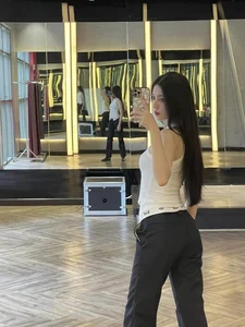 Discover the Charm of Saigon’s Natural Internet Goddess Captivating Social Media - image 2