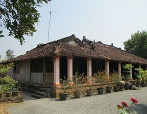 What Makes This Century-Old House in Binh Duong So Astonishing? - image 5