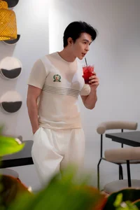 Vietnamese Celebrity News: Hoai Linh's Brother Robbed in Europe and Dong Anh Quynh's New Romance - image 23