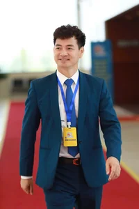 Vietnamese Celebrity News: Hoai Linh's Brother Robbed in Europe and Dong Anh Quynh's New Romance - image 52