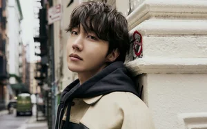 Fans Concerned as Photos of BTS J-Hope Crying Before Performance Surface Online - image 5