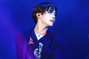 Fans Concerned as Photos of BTS J-Hope Crying Before Performance Surface Online - image 1