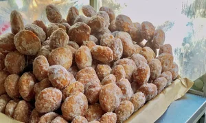 Hanoi’s Famous Fried Donut Shop Selling Over 5,000 Crispy Treats Daily - image 1