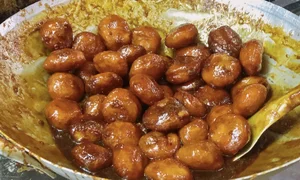 Hanoi’s Famous Fried Donut Shop Selling Over 5,000 Crispy Treats Daily - image 3