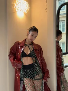 Jennie Stuns at Chanel Show: Her Custom Runway Look Outshines the Models - image 3