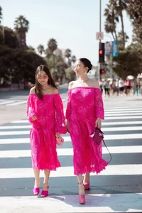 Model Thu Hang and Daughter Turn Heads with Matching Outfits in the US - image 2