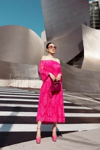 Model Thu Hang and Daughter Turn Heads with Matching Outfits in the US - image 0