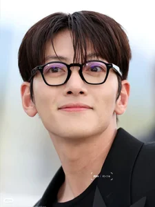 Getty Images Unfiltered: Comparing the Radiant Beauty and Red Carpet Styles of Chinese and Korean Celebrities - image 0