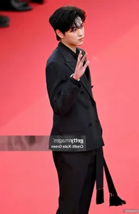 Getty Images Unfiltered: Comparing the Radiant Beauty and Red Carpet Styles of Chinese and Korean Celebrities - image 2