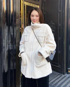 Elegant Maternity Style: How Linh Rin Chicly Conceals Her Baby Bump - image 7