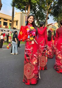 Vietnamese Artists Express Excitement and Pride for National Holidays - image 12
