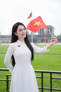 Vietnamese Artists Express Excitement and Pride for National Holidays - image 17