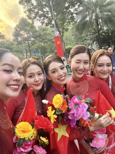 Vietnamese Artists Express Excitement and Pride for National Holidays - image 1