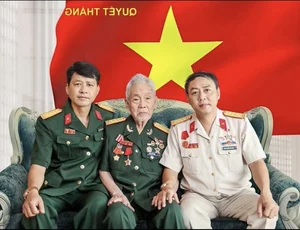 Vietnamese Superstar Chi Pu Proudly Shares Photos of Her Family Members in the Military - image 7