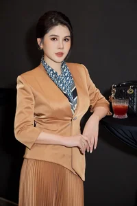 MC Thu Hoai's Stunning TV Return and Stylist Secrets - image 4
