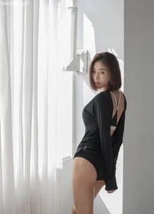 Korean Model An Seo Rin Captivates in Latest Swimwear Studio Photoshoot - image 45