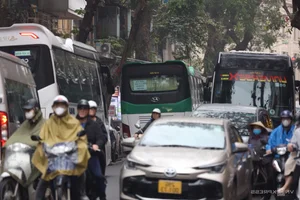New Traffic Regulations in Hanoi Old Quarter During Peak Hours - image 1