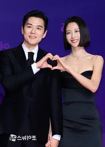 Viral Photo Sparks Showbiz Debate: Famous Actress and Her Friend's Husband - image 6