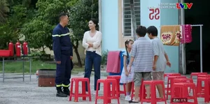 Đi về phía lửa Episode 3: Family Tensions and Workplace Drama Escalate - image 12
