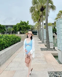Football Star's Ex-Girlfriend Shares Stunning Delivery Room Photos - image 3