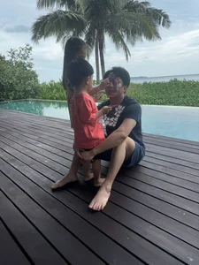 The Simple Side of Billionaire Cuong Do La: Heartwarming Family Moments - image 1