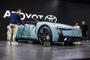 The All-New Toyota Corolla 2027: A Futuristic 13th Generation Sedan Featuring Electrified Performance, Sleek Aerodynamics, and Next-Level Hybrid Technology for Modern Drivers. - image 7