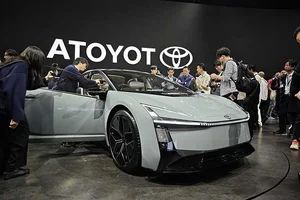 The All-New Toyota Corolla 2027: A Futuristic 13th Generation Sedan Featuring Electrified Performance, Sleek Aerodynamics, and Next-Level Hybrid Technology for Modern Drivers. - image 2