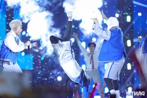 Emotional Highlights from the Chông Gai Concert: Tu Long’s Acrobatics and Tearful Moments - image 5