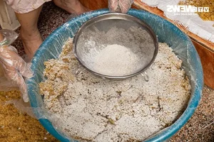 Phu Thuong Sticky Rice Wine: Traditional Preparations for Dragon Boat Festival - image 12