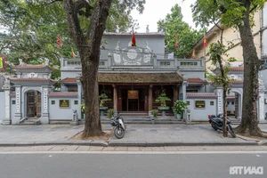 Discovering Century-Old Artifacts Near Hanoi’s Hoan Kiem Lake - image 10