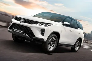 How Fuel-Efficient Is the New Toyota Fortuner Hybrid 2025? - image 3
