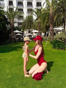Pop Queen Ho Ngoc Ha Flaunts Stunning Bikini Figure - image 0