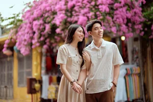 Bougainvillea Blossoms Transform Hoi An Ancient Town into a Floral Paradise - image 3