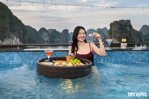Experiencing Luxury: A 2-Day 1-Night 5-Star Cruise in Lan Ha Bay - image 1