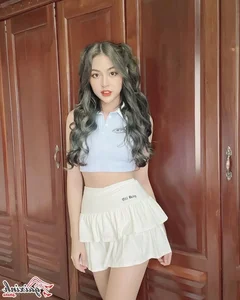 Viral Sensation Tran Thanh Tam Showcases Incredible Long Legs - image 28
