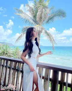 Viral Sensation Tran Thanh Tam Showcases Incredible Long Legs - image 14