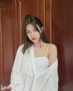 Viral Sensation Tran Thanh Tam Showcases Incredible Long Legs - image 16
