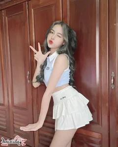Viral Sensation Tran Thanh Tam Showcases Incredible Long Legs - image 37