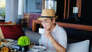 The Artistic Journey and Peaceful Single Life of Renowned Vietnamese Actor Thanh Loc at Age 65 - image 9