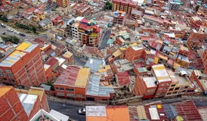 Life at the Edge of the World: Stunning Photos of the Highest City on Earth - image 14
