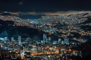 Life at the Edge of the World: Stunning Photos of the Highest City on Earth - image 7