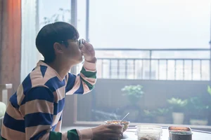 Choi Woo Shik and Jang Hye Jin Star in the Emotional New Film Number One - image 9