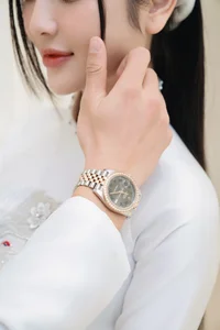Footballer Quang Hai and Wife to Wear Traditional Sacred Bird Ao Dai - image 3