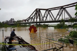 Hanoi Residents Face Unprecedented Flooding Not Seen in 20 Years - image 8