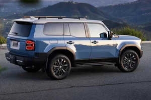 Launch of the Toyota Land Cruiser Prado Hybrid: A New Era of Efficiency - image 2